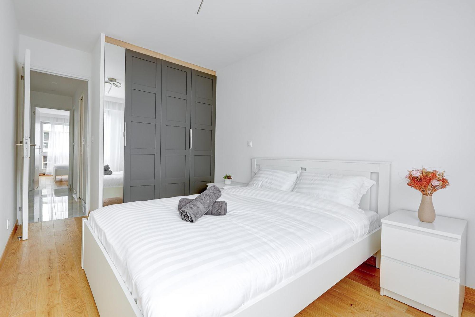 Appartement Au Coeur De Paris, Architecturale Et Elegante Parijs