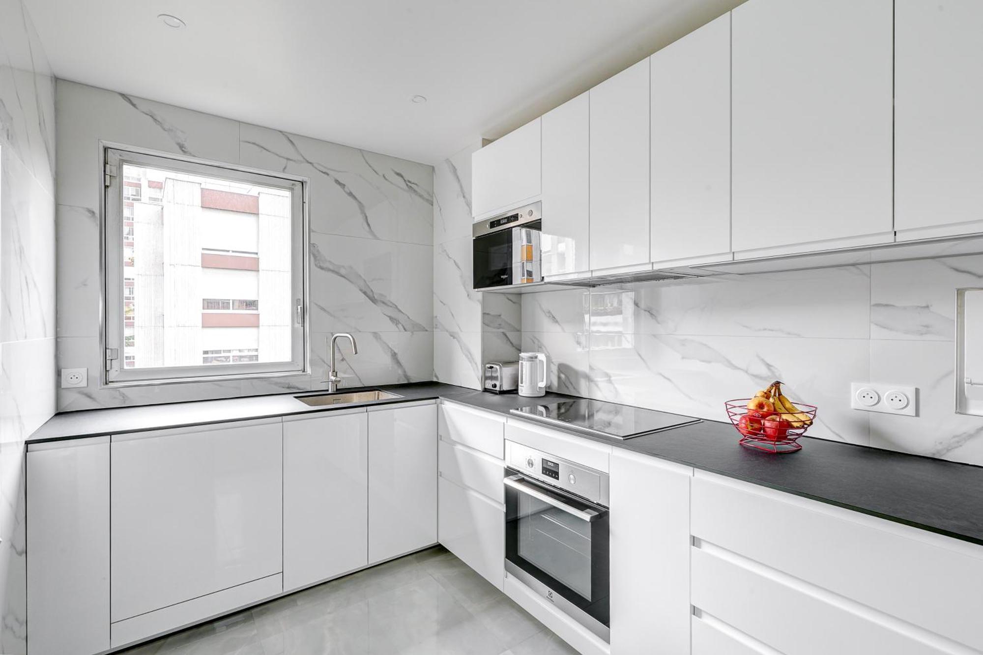 Appartement Au Coeur De Paris, Architecturale Et Elegante Paris
